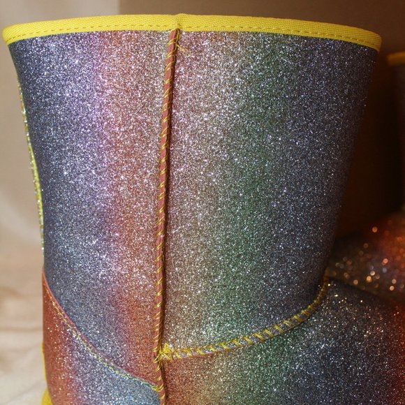 NIB UGG‎ YOUTH 5 6 WOMEN'S 7 8 CLASSIC SHORT II GLITTER RAINBOW BOOTS YELLOW - Picture 4 of 7